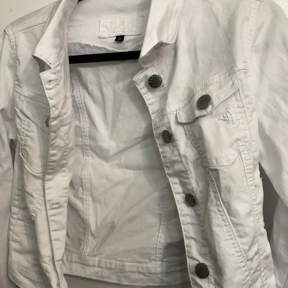 Cropped white stretch button up jacket
